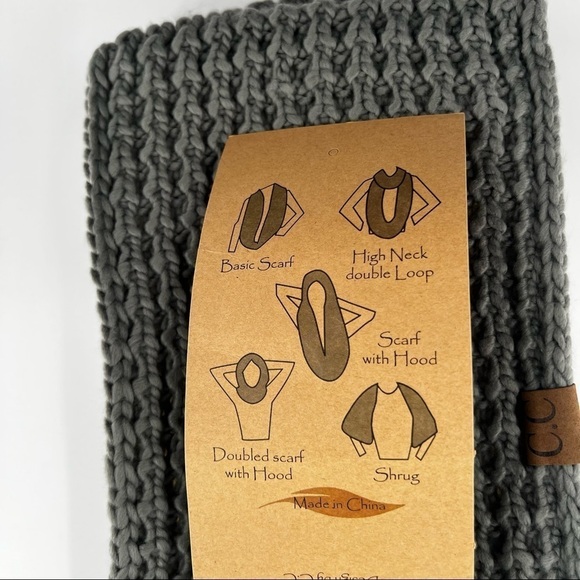 Infinity scarf grey six ways - Picture 4 of 9